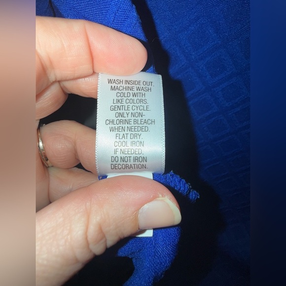 Dana Buchman Royal Blue Textured Keyhole Tunic Blouse Size M High Low Office - Picture 2 of 11